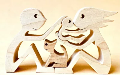 un couple un enfant un chat